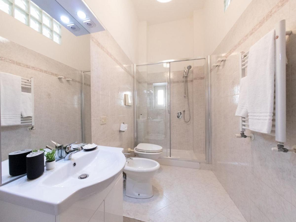 The Rent - Lovely Two-bedroom Near Termini Station Rom